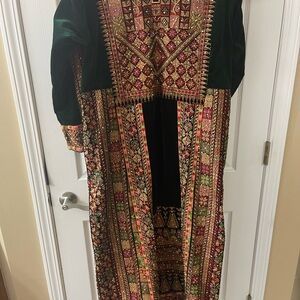 Palestinian thobe